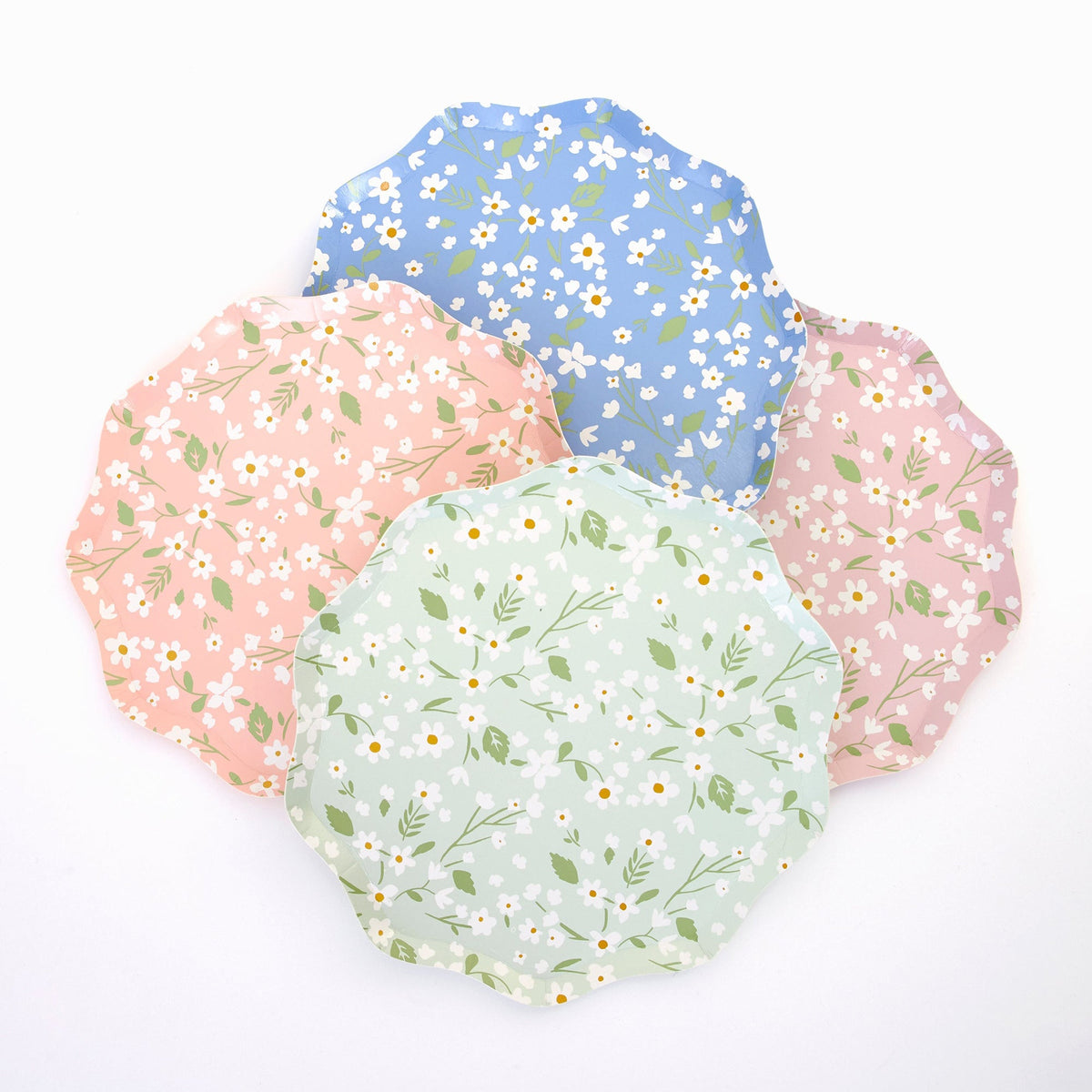 Meri Meri Everyday Entertaining Ditsy Floral Large Scalloped Edge Lunch Paper Plates, 8.5 Inches, 12 Count